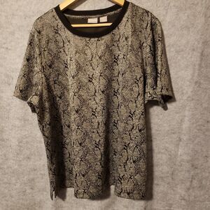 Chico's Top 4 XXL Snake Skin Print Jacquard Tee Black Short Sleeve side slits